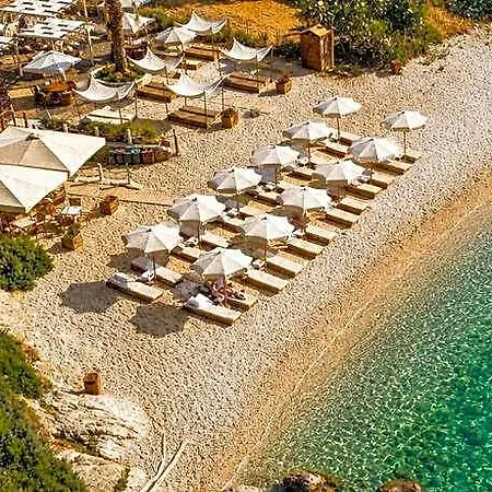 Elissavet - Kalami Bay